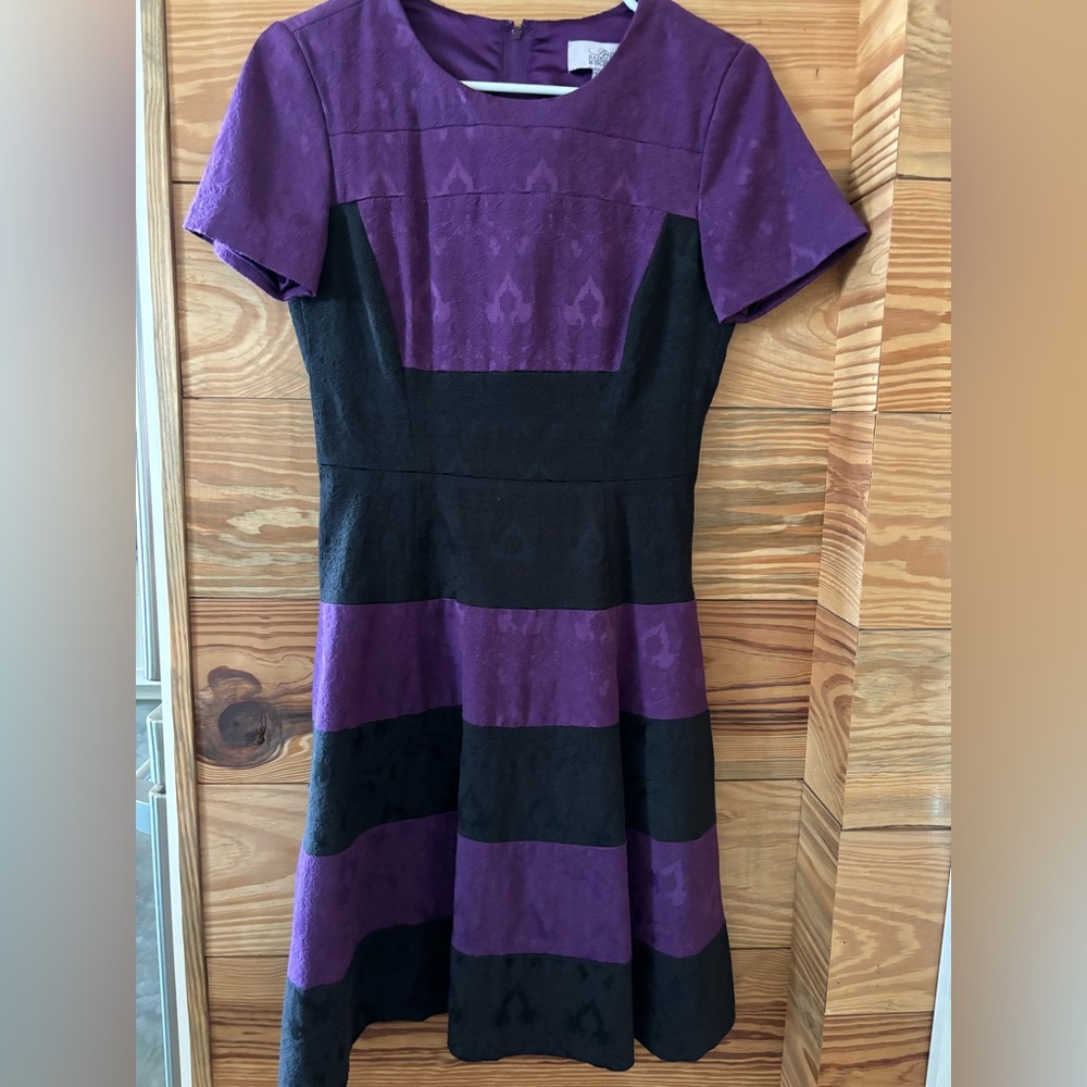 Belle Badgley Mischka Purple Black Jaquard Short Floral Print Size 2